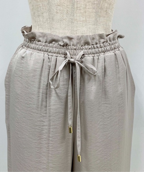 PICCIN(ピッチン)の「マットサテンジョガーパンツ(その他パンツ・レディース・キャメル/グレイッシュベージュ・M/L)」の22枚目の写真