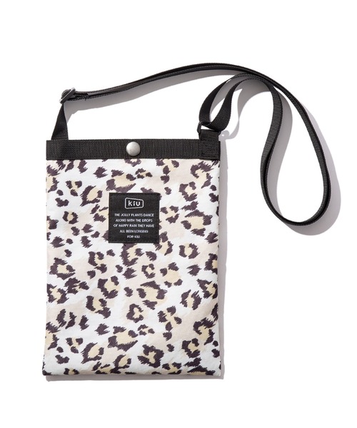 KiU（キウ）の「600D サコッシュ ミニ（ショルダーバッグ・レディース・ブラック/アニマル/ホワイト系その他/ブラック系その他/グレー系その他/その他10/ブラック系その他2/カラフル/ブルー系その他/ブラック系その他3/タイガーカモ/ブラック×カーキ/ブルー系その他2/ベージュ系その他/レオパード・FREE）」の14枚目の写真