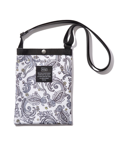 KiU（キウ）の「600D サコッシュ ミニ（ショルダーバッグ・レディース・ブラック/アニマル/ホワイト系その他/ブラック系その他/グレー系その他/その他10/ブラック系その他2/カラフル/ブルー系その他/ブラック系その他3/タイガーカモ/ブラック×カーキ/ブルー系その他2/ベージュ系その他/レオパード・FREE）」の2枚目の写真