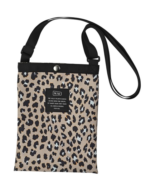 KiU（キウ）の「600D サコッシュ ミニ（ショルダーバッグ・レディース・ブラック/アニマル/ホワイト系その他/ブラック系その他/グレー系その他/その他10/ブラック系その他2/カラフル/ブルー系その他/ブラック系その他3/タイガーカモ/ブラック×カーキ/ブルー系その他2/ベージュ系その他/レオパード・FREE）」の12枚目の写真
