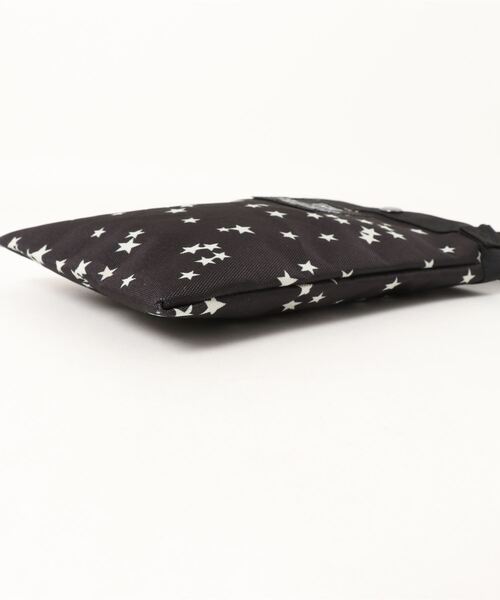 KiU（キウ）の「600D サコッシュ ミニ（ショルダーバッグ・レディース・ブラック/アニマル/ホワイト系その他/ブラック系その他/グレー系その他/その他10/ブラック系その他2/カラフル/ブルー系その他/ブラック系その他3/タイガーカモ/ブラック×カーキ/ブルー系その他2/ベージュ系その他/レオパード・FREE）」の22枚目の写真