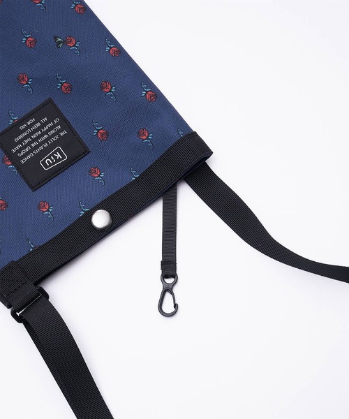 KiU（キウ）の「600D サコッシュ ミニ（ショルダーバッグ・レディース・ブラック/アニマル/ホワイト系その他/ブラック系その他/グレー系その他/その他10/ブラック系その他2/カラフル/ブルー系その他/ブラック系その他3/タイガーカモ/ブラック×カーキ/ブルー系その他2/ベージュ系その他/レオパード・FREE）」の20枚目の写真