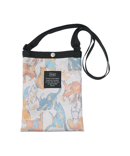 KiU（キウ）の「600D サコッシュ ミニ（ショルダーバッグ・レディース・ブラック/アニマル/ホワイト系その他/ブラック系その他/グレー系その他/その他10/ブラック系その他2/カラフル/ブルー系その他/ブラック系その他3/タイガーカモ/ブラック×カーキ/ブルー系その他2/ベージュ系その他/レオパード・FREE）」の18枚目の写真