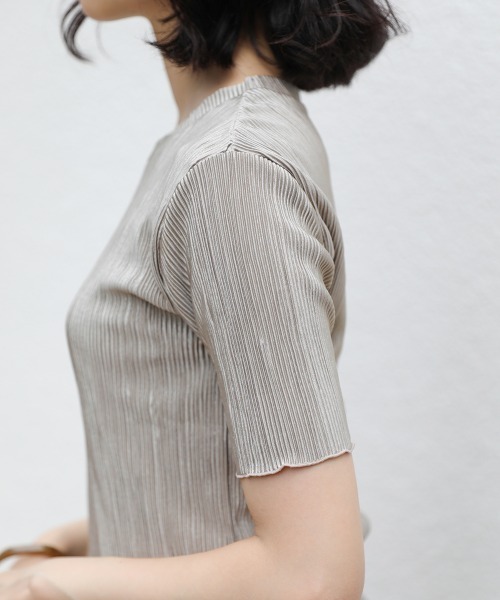 Bab(バブ)の「【WEB限定】セットアップ対応◎シャインプリーツ半袖トップス(シャツ/ブラウス・レディース・アイボリー/グレー系その他/ブラック・38)」の9枚目の写真