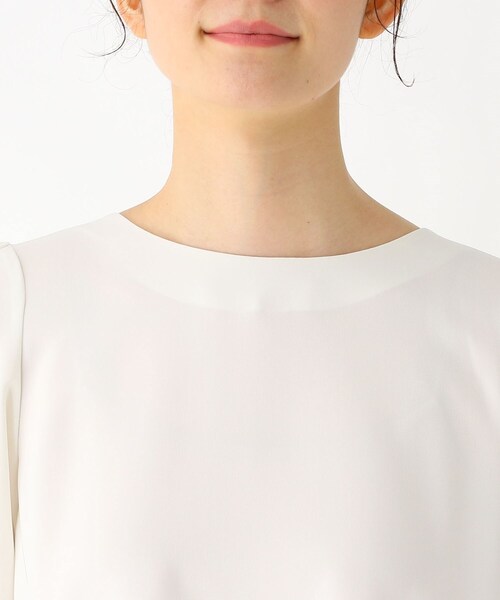 Modify（モディファイ）の「◆タック使い前後差ヘム9分袖ブラウス（シャツ/ブラウス・レディース・ホワイト系/ブラック/マスタード・42/40）」の7枚目の写真