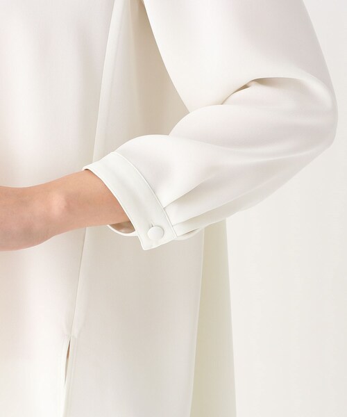 Modify（モディファイ）の「◆タック使い前後差ヘム9分袖ブラウス（シャツ/ブラウス・レディース・ホワイト系/ブラック/マスタード・42/40）」の9枚目の写真