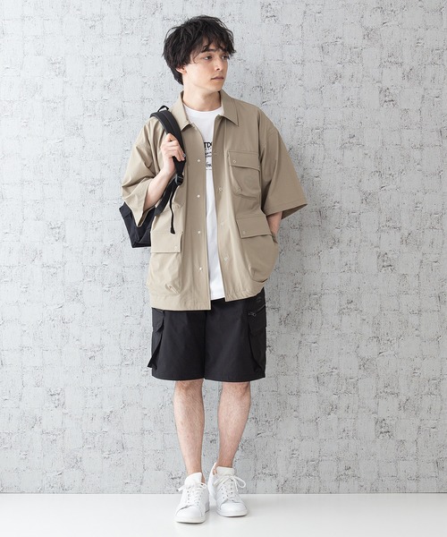 OUTDOOR PRODUCTS APPAREL(アウトドアプロダクツアパレル)の「「着るBAG」シリーズ 7ポケットシャツ リングドットボタン 撥水 ストレッチ 抗UV ビッグシルエット(シャツ/ブラウス・メンズ・ベージュ/ブラック・LARGE/MEDIUM/X-LARGE)」の8枚目の写真