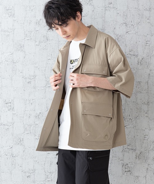 OUTDOOR PRODUCTS APPAREL(アウトドアプロダクツアパレル)の「「着るBAG」シリーズ 7ポケットシャツ リングドットボタン 撥水 ストレッチ 抗UV ビッグシルエット(シャツ/ブラウス・メンズ・ベージュ/ブラック・LARGE/MEDIUM/X-LARGE)」の12枚目の写真