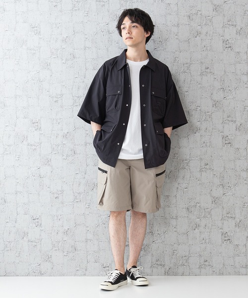 OUTDOOR PRODUCTS APPAREL(アウトドアプロダクツアパレル)の「「着るBAG」シリーズ 7ポケットシャツ リングドットボタン 撥水 ストレッチ 抗UV ビッグシルエット(シャツ/ブラウス・メンズ・ベージュ/ブラック・LARGE/MEDIUM/X-LARGE)」の5枚目の写真