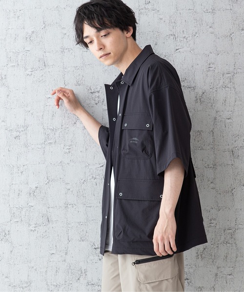 OUTDOOR PRODUCTS APPAREL(アウトドアプロダクツアパレル)の「「着るBAG」シリーズ 7ポケットシャツ リングドットボタン 撥水 ストレッチ 抗UV ビッグシルエット(シャツ/ブラウス・メンズ・ベージュ/ブラック・LARGE/MEDIUM/X-LARGE)」の7枚目の写真