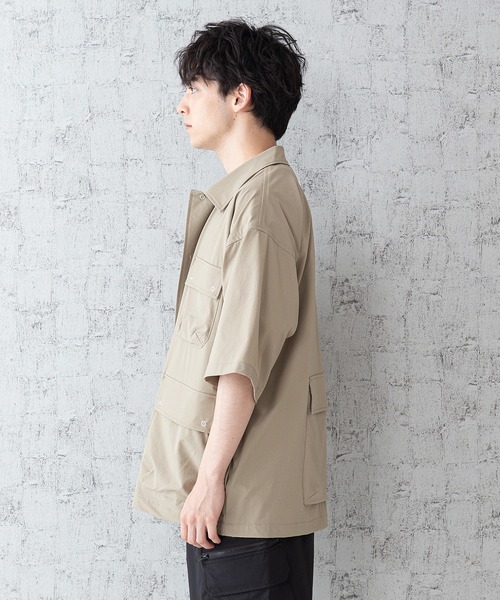 OUTDOOR PRODUCTS APPAREL(アウトドアプロダクツアパレル)の「「着るBAG」シリーズ 7ポケットシャツ リングドットボタン 撥水 ストレッチ 抗UV ビッグシルエット(シャツ/ブラウス・メンズ・ベージュ/ブラック・LARGE/MEDIUM/X-LARGE)」の13枚目の写真