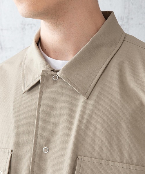 OUTDOOR PRODUCTS APPAREL(アウトドアプロダクツアパレル)の「「着るBAG」シリーズ 7ポケットシャツ リングドットボタン 撥水 ストレッチ 抗UV ビッグシルエット(シャツ/ブラウス・メンズ・ベージュ/ブラック・LARGE/MEDIUM/X-LARGE)」の15枚目の写真