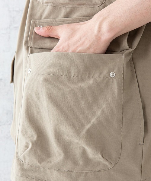 OUTDOOR PRODUCTS APPAREL(アウトドアプロダクツアパレル)の「「着るBAG」シリーズ 7ポケットシャツ リングドットボタン 撥水 ストレッチ 抗UV ビッグシルエット(シャツ/ブラウス・メンズ・ベージュ/ブラック・LARGE/MEDIUM/X-LARGE)」の17枚目の写真