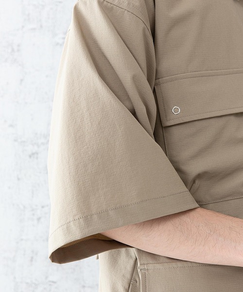 OUTDOOR PRODUCTS APPAREL(アウトドアプロダクツアパレル)の「「着るBAG」シリーズ 7ポケットシャツ リングドットボタン 撥水 ストレッチ 抗UV ビッグシルエット(シャツ/ブラウス・メンズ・ベージュ/ブラック・LARGE/MEDIUM/X-LARGE)」の18枚目の写真