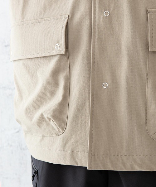 OUTDOOR PRODUCTS APPAREL(アウトドアプロダクツアパレル)の「「着るBAG」シリーズ 7ポケットシャツ リングドットボタン 撥水 ストレッチ 抗UV ビッグシルエット(シャツ/ブラウス・メンズ・ベージュ/ブラック・LARGE/MEDIUM/X-LARGE)」の19枚目の写真