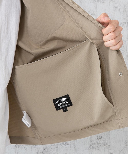 OUTDOOR PRODUCTS APPAREL(アウトドアプロダクツアパレル)の「「着るBAG」シリーズ 7ポケットシャツ リングドットボタン 撥水 ストレッチ 抗UV ビッグシルエット(シャツ/ブラウス・メンズ・ベージュ/ブラック・LARGE/MEDIUM/X-LARGE)」の21枚目の写真