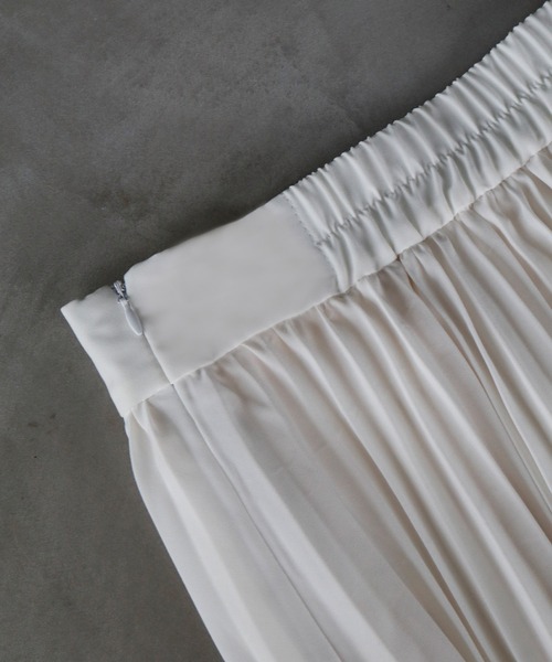 サテンロング丈フレアプリーツスカート