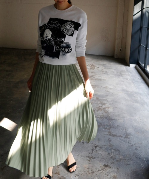 サテンロング丈フレアプリーツスカート