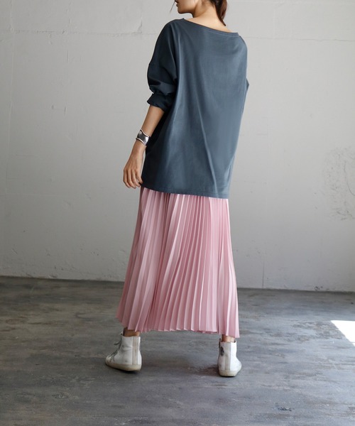 ELFRANK（エルフランク）の「サテンロング丈フレアプリーツスカート（スカート・レディース・オフホワイト/ピンク/ラベンダー/グリーン/ブルー/ブラック・FREE）」の8枚目の写真
