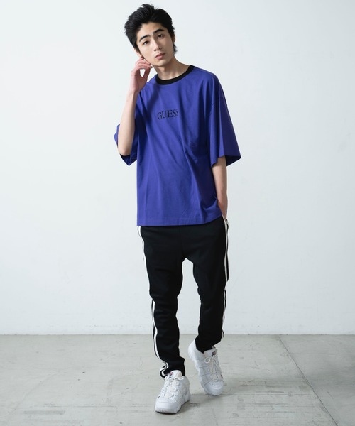 Guess(ゲス)の「∴WEGO/別注GUESSリンガービッグシルエット半袖Tシャツ(Tシャツ/カットソー・メンズ・パープル/ホワイト・LARGE/MEDIUM)」の8枚目の写真