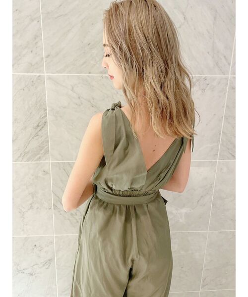 GYDA（ジェイダ）の「サイドプリーツリボンショルダーロンパース（つなぎ/オールインワン・レディース・ブラック/カーキ・FREE）」の3枚目の写真