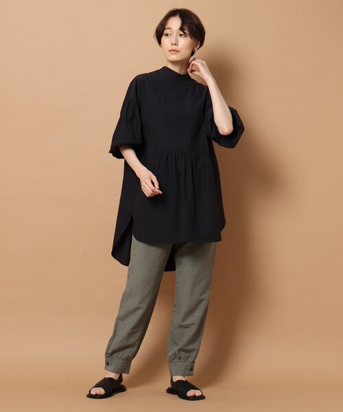 DRESSTERIOR（ドレステリア）の「◆ボリュームスリーブチュニックブラウス（チュニック・レディース・オフホワイト/ブラック/ライトブルー/ホワイト系3・38）」の18枚目の写真