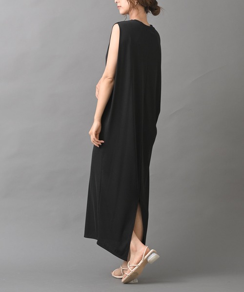 R・P・S pura(アールピーエスピューラ)の「【WEB限定】pura BACKスリットノースリーブワンピース(ワンピース・レディース・ブラック/グリーン/ライトベージュ・フリー)」の4枚目の写真