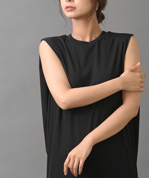 R・P・S pura(アールピーエスピューラ)の「【WEB限定】pura BACKスリットノースリーブワンピース(ワンピース・レディース・ブラック/グリーン/ライトベージュ・フリー)」の8枚目の写真