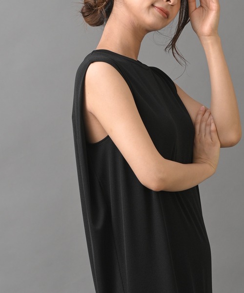 R・P・S pura(アールピーエスピューラ)の「【WEB限定】pura BACKスリットノースリーブワンピース(ワンピース・レディース・ブラック/グリーン/ライトベージュ・フリー)」の9枚目の写真