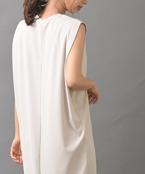 R・P・S pura(アールピーエスピューラ)の「【WEB限定】pura BACKスリットノースリーブワンピース(ワンピース・レディース・ブラック/グリーン/ライトベージュ・フリー)」の19枚目の写真