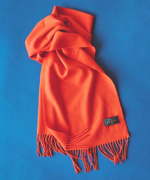 BEAMS PLUS(ビームスプラス)の「BEAMS PLUS / カシミヤ ソリッド マフラー(マフラー・メンズ・ダークブラウン/ピンク/グリーン/ワイン/ネイビー/イエロー/ベージュ/オフホワイト/グレー/パープル/オレンジ/ブラック・ONE SIZE)」の1枚目の写真