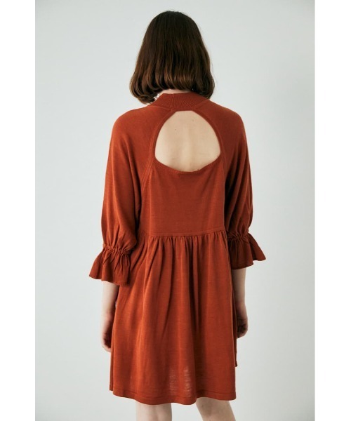 MOUSSY(マウジー)の「BACK OPEN SHEER KNIT チュニック(チュニック・レディース・ブラック/カーキ/オレンジ・FREE)」の13枚目の写真