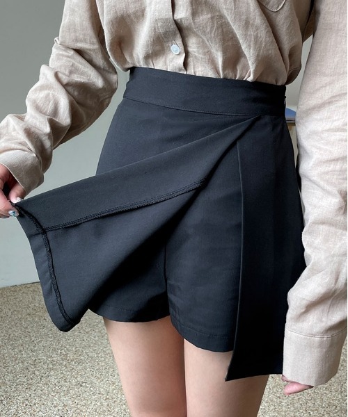 chuu(チュー)の「CHUU スリットミニスカート(スカート・レディース・ブラック・SMALL/MEDIUM)」の8枚目の写真