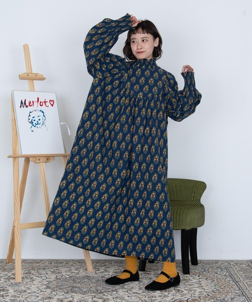 MERLOT（メルロー）の「フラワーシャーリングワンピース（ワンピース・レディース・ネイビー・FREE）」の5枚目の写真