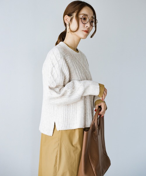 haco!（ハコ）の「シャツやロンTとの重ね着もかわいい！ふんわり短め丈ケーブルニット（ニット/セーター・レディース・杢グレー/ライトベージュ・LARGE/MEDIUM/X-LARGE/SMALL）」の7枚目の写真