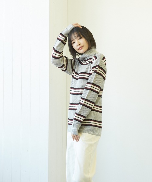 VIBGYOR(ヴィブジョー)の「VIBGYOR Select/畦編みタートルネックニット(BL)(ニット/セーター・レディース・ネイビー/グレー/アイボリー/ホワイト系その他・MEDIUM)」の7枚目の写真