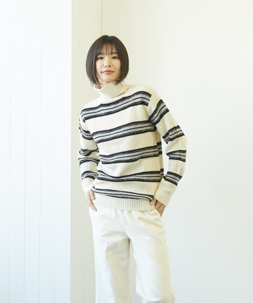 VIBGYOR(ヴィブジョー)の「VIBGYOR Select/畦編みタートルネックニット(BL)(ニット/セーター・レディース・ネイビー/グレー/アイボリー/ホワイト系その他・MEDIUM)」の13枚目の写真