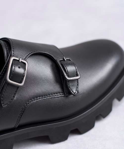 And A（アンドエー）の「PADRONE パドローネ / DOUBLE MONK STRAP with Chunky Sole ダブルモンクストラップシューズ（チャンキーソール） トラックソール / PU8759-2006（ブーツ・メンズ・ブラック・41/42/40）」の3枚目の写真