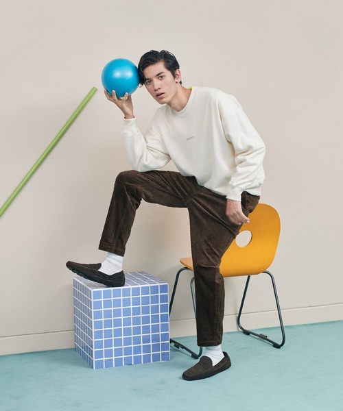 CONVERSE（コンバース）の「CONVERSE/コンバース　オーバーサイズフロントロゴスウェット（スウェット・メンズ・グレー/アイボリー/スミクロ・M/L）」の6枚目の写真