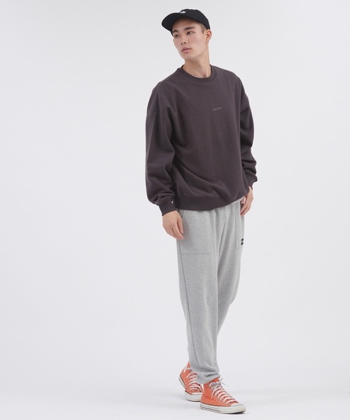CONVERSE（コンバース）の「CONVERSE/コンバース　オーバーサイズフロントロゴスウェット（スウェット・メンズ・グレー/アイボリー/スミクロ・M/L）」の8枚目の写真
