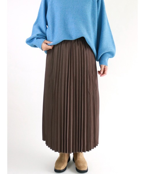 Lugnoncure(ルノンキュール)の「スエードプリーツスカート(スカート・レディース・ベージュ/ブラウン/ブルー・フリ-)」の2枚目の写真