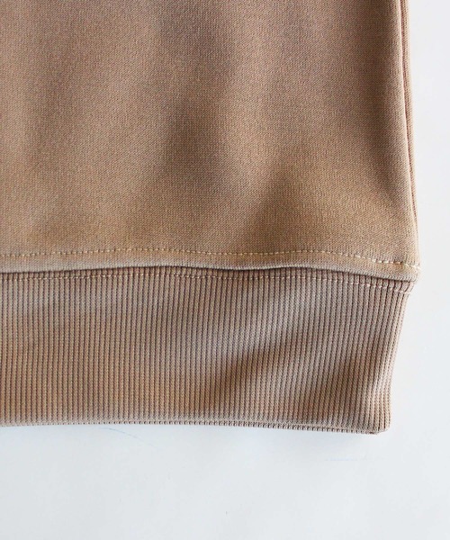 THE CASUAL(カジュアル)の「裏起毛クルーネックプリントトレーナー キッズ(スウェット・キッズ・オフホワイト/モカ/グレー系/ベージュ/ブラック系/ブラック/ネイビー/チャコール/杢グレー/ミント・100cm/120cm/150cm/130cm/110cm/160cm/140cm)」の14枚目の写真