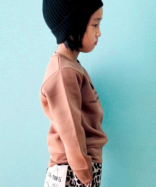 THE CASUAL(カジュアル)の「裏起毛クルーネックプリントトレーナー キッズ(スウェット・キッズ・オフホワイト/モカ/グレー系/ベージュ/ブラック系/ブラック/ネイビー/チャコール/杢グレー/ミント・100cm/120cm/150cm/130cm/110cm/160cm/140cm)」の22枚目の写真