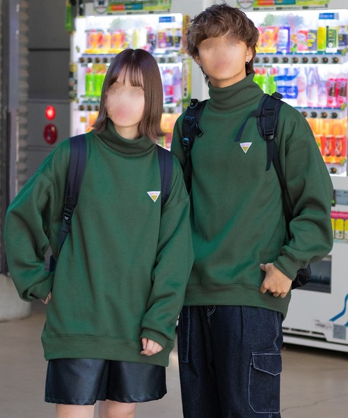 PairPair(ペアペア)の「裏起毛ワッペン付きハイネックプルオーバー(ユニセックス)(スウェット・レディース・グリーン/ブラック/グレイッシュブルー・FREE)」の1枚目の写真