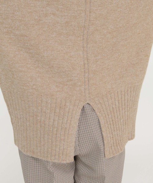 ikka（イッカ）の「ハイネックバックスリットプルオーバー（ニット/セーター・レディース・ネイビー/オフホワイト/レモンイエロー/ダークベージュ・M/L）」の8枚目の写真