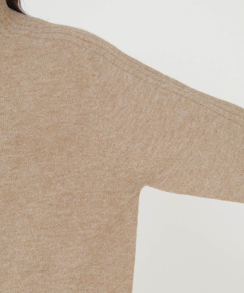 ikka（イッカ）の「ハイネックバックスリットプルオーバー（ニット/セーター・レディース・ネイビー/オフホワイト/レモンイエロー/ダークベージュ・M/L）」の10枚目の写真