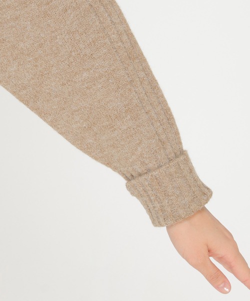 ikka（イッカ）の「ハイネックバックスリットプルオーバー（ニット/セーター・レディース・ネイビー/オフホワイト/レモンイエロー/ダークベージュ・M/L）」の19枚目の写真