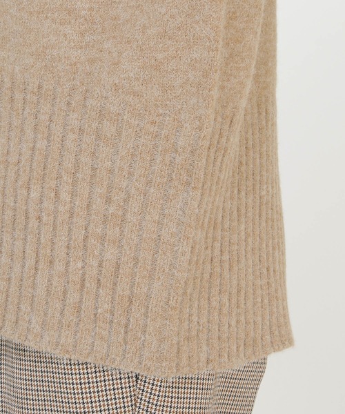 ikka（イッカ）の「ハイネックバックスリットプルオーバー（ニット/セーター・レディース・ネイビー/オフホワイト/レモンイエロー/ダークベージュ・M/L）」の15枚目の写真