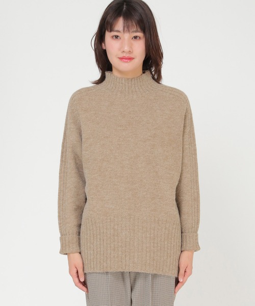 ikka（イッカ）の「ハイネックバックスリットプルオーバー（ニット/セーター・レディース・ネイビー/オフホワイト/レモンイエロー/ダークベージュ・M/L）」の12枚目の写真