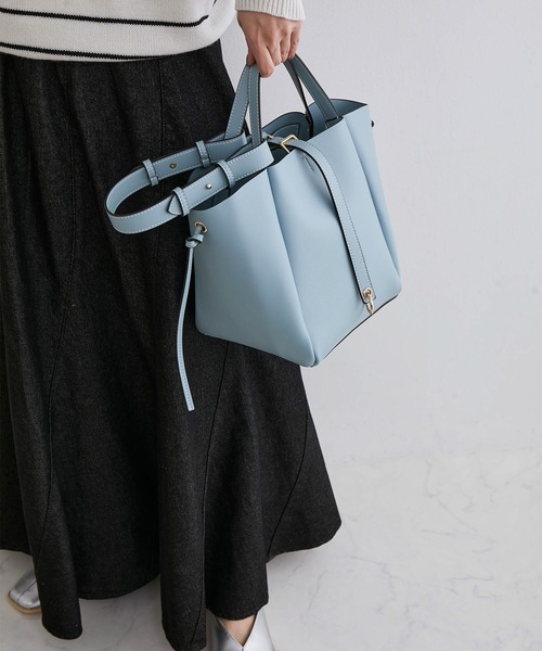 ROPE' PICNIC（ロペピクニック）の「【軽量＆マルチWAY】リングロックミドルバッグ（ショルダーバッグ・レディース・ブラック/ダークグリーン/オフホワイト/サックスブルー/グレー系その他/ピンク系その他2・FREE）」の5枚目の写真